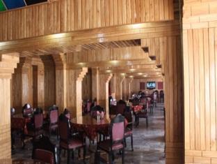 Hotel Pamposh Srinagar  Ngoại thất bức ảnh